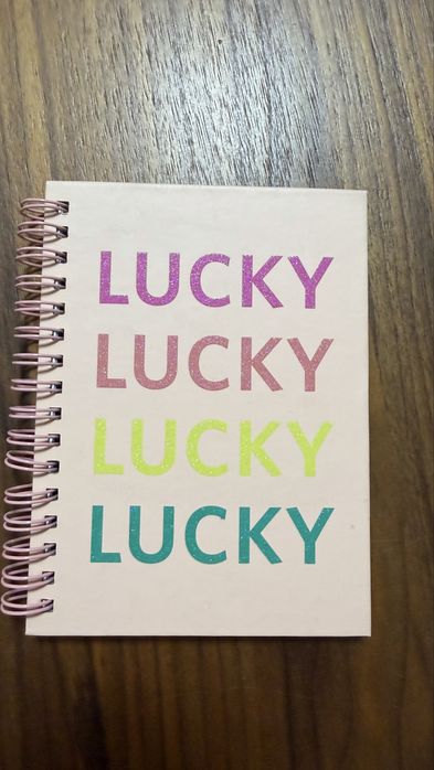 Блокноты новые.