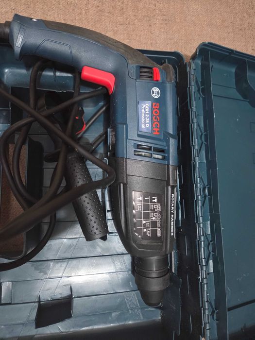 Ciocan rotopercutor model GBH 2-28 D cu valiză