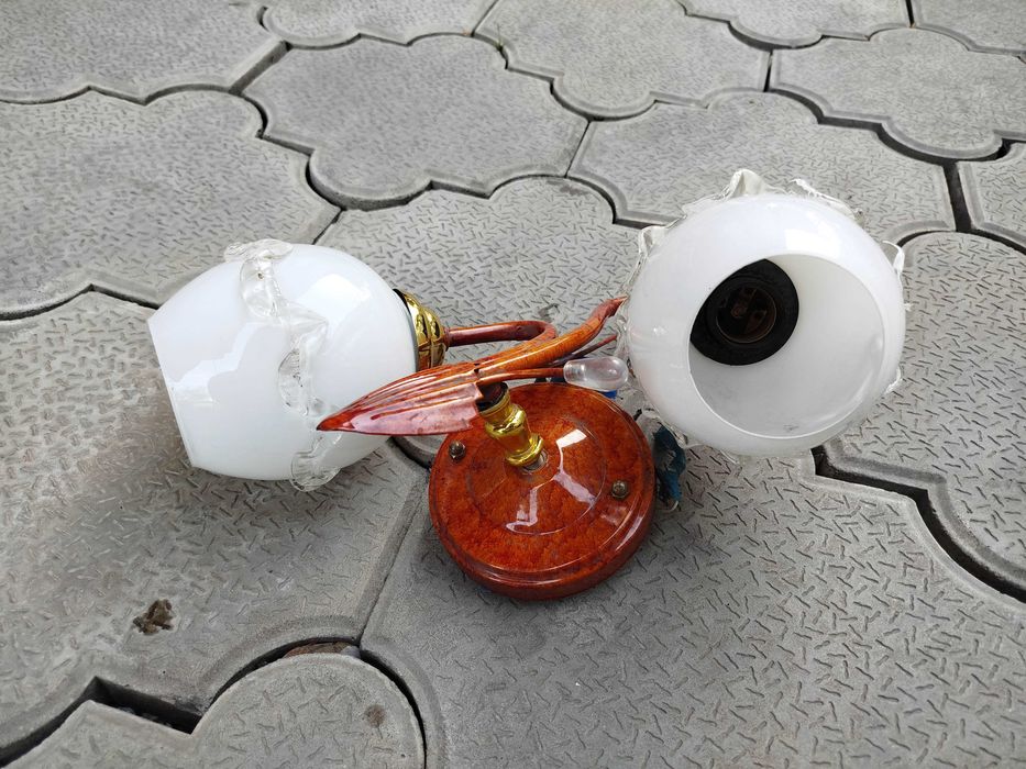 Продам светильники разные.