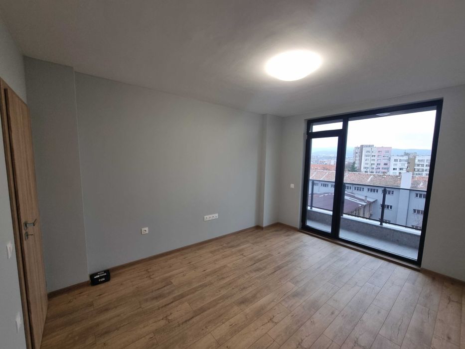 Тристаен апартамент за продажба в широк център на гр. Благоевград