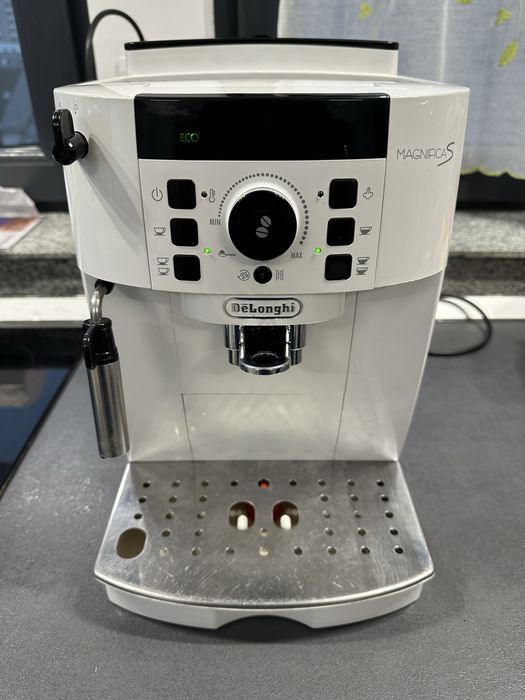 Espressor autonat DELONGHI Magnifica s