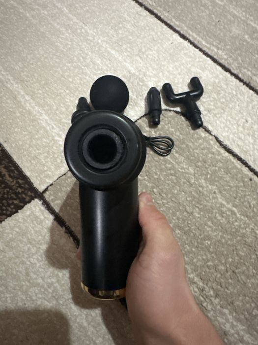 Масажиращ пистолет