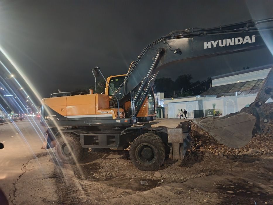 Экскаватор Hyundai 210