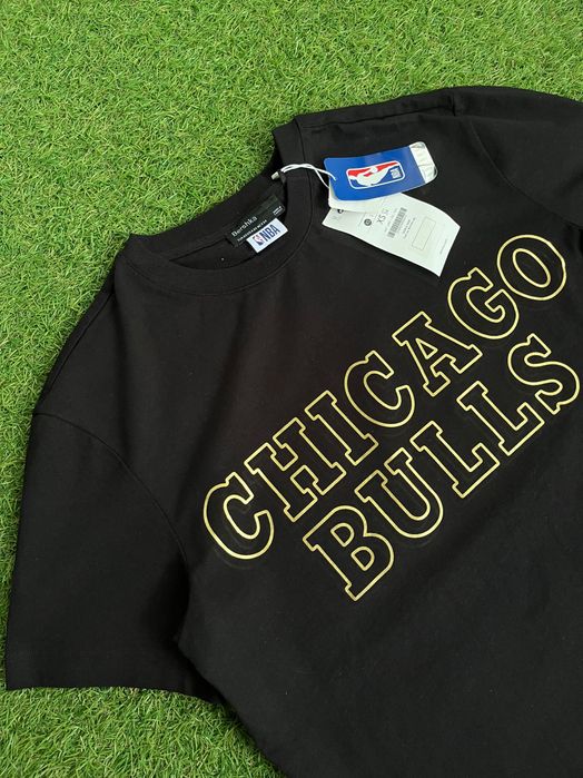 Мъжка блузка с къс ръкав : Bershka & NBA Chicago Bulls XS