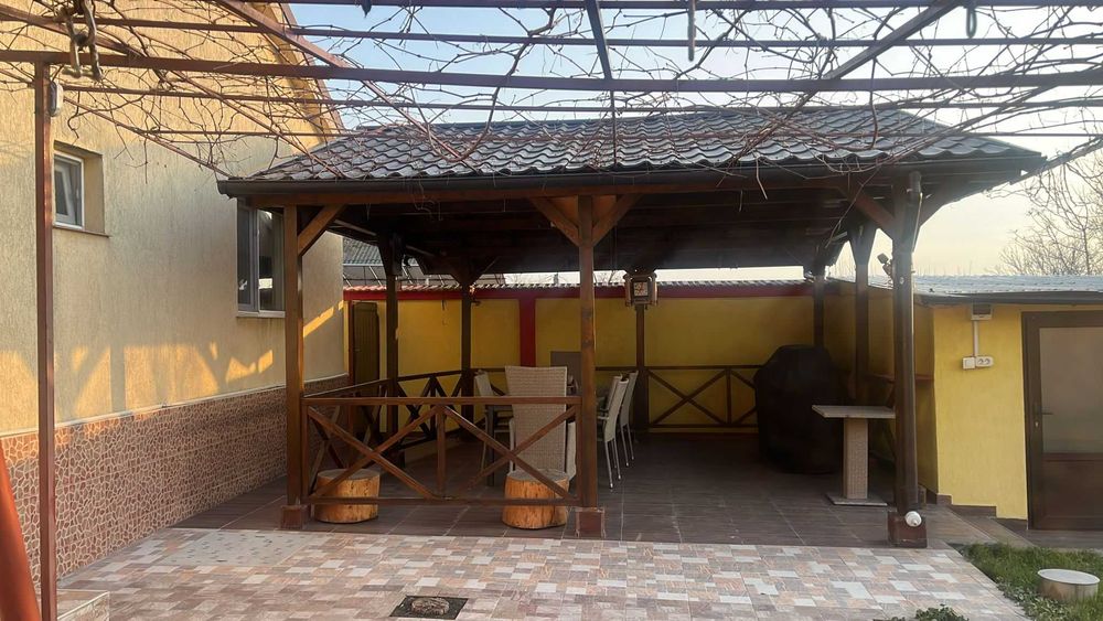 Casă spațioasă P+M, complet mobilată, curte amenajată, Satu Nou