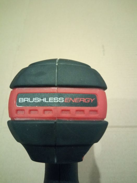 професионален безчетков ударен винтоверт+батерия и зарядно