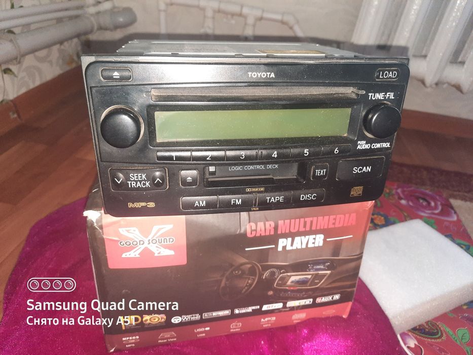 Продам магнитола оригинал на тайота
