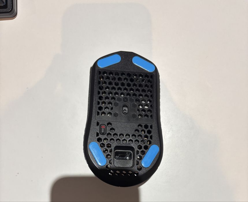 vand mouse HyperX pulsefire haste wireless