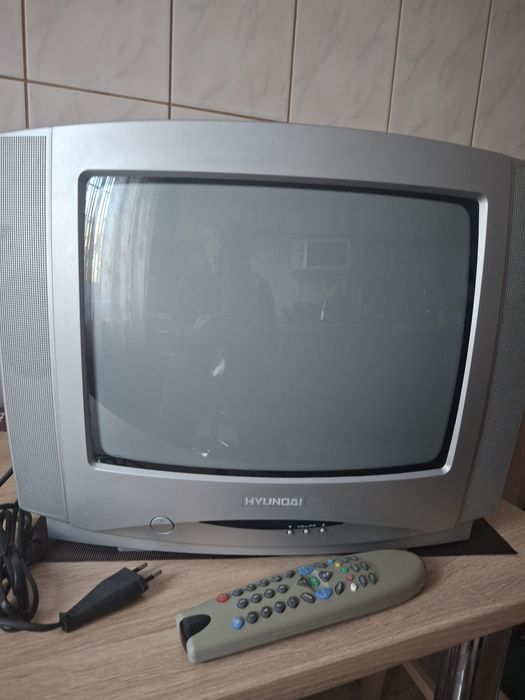 Televizor  Hyundai - 37 cm. diagonala