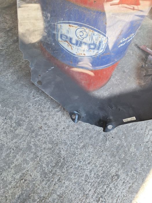 Стъкло за Peugeot Satelis 2006