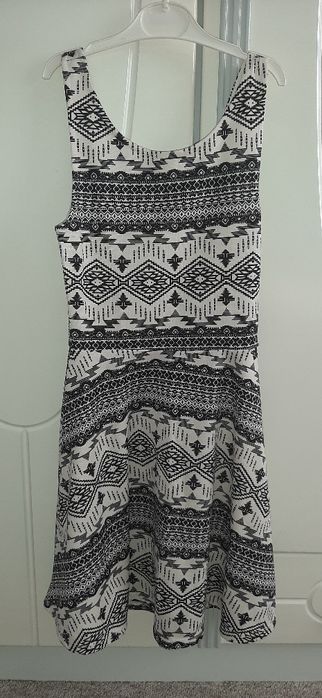 Rochie H&M nr 32 alb_negru matime XS 35 lei