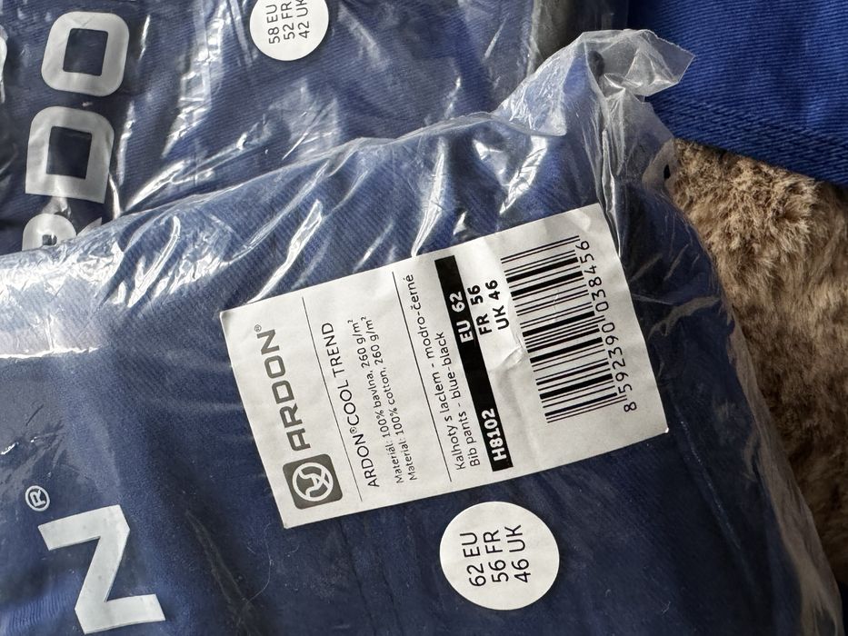Pantaloni de lucru matlasati si simpli