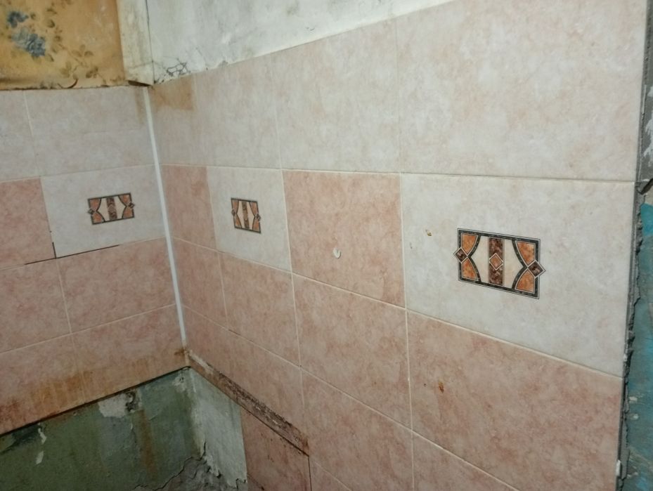 Отдам кафель даром