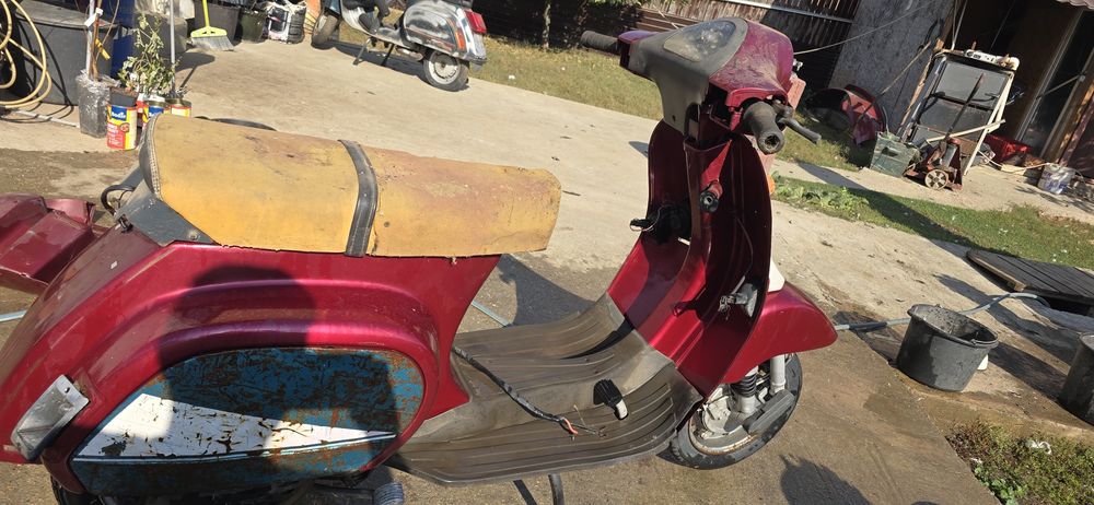 Vespa Pk 50 Hp pentru piese sau restaurare