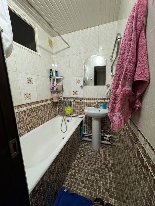 Продам хорошую квартиру 5/5/5 ЭКО базар Феруза общ пл 100м²