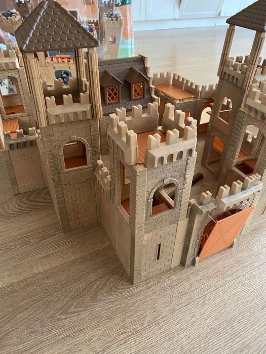 Joc de constructie gigant - Castelul cavalerilor