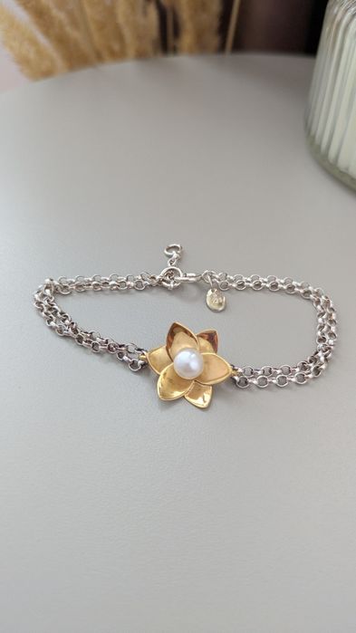 Emma-Kate Bold Daffodil Pearl Bracelet