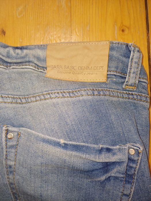 Разкъсани дънки Zara