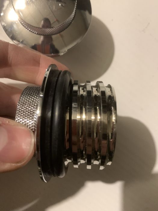 Нови капачки за резервоар за Harley-Davidson