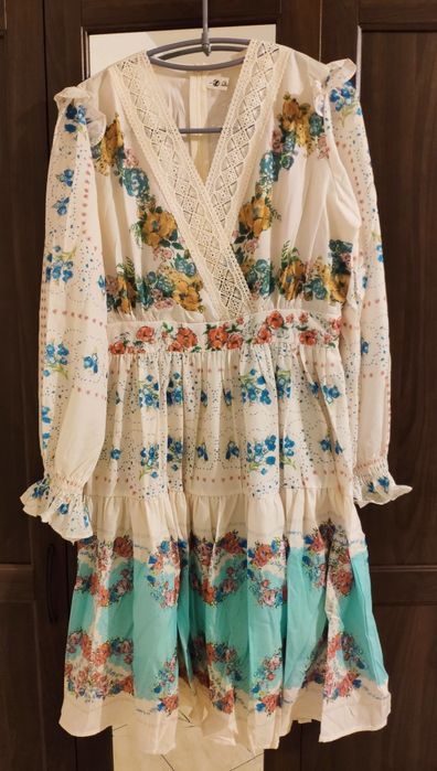 Rochie nouă înflorată