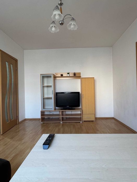 Дава се под наем Тристаен апартамент в София, Дървеница - 100 кв.м за 750 € - Снимка #1