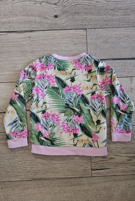 Блузи на Guess за момиче на 3 години