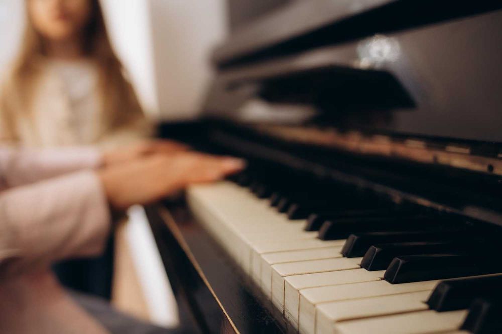 Cursuri de pian (nivel mediu sau începător) online sau acasă la elev