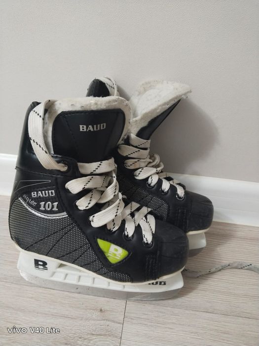 Продам детский коньки