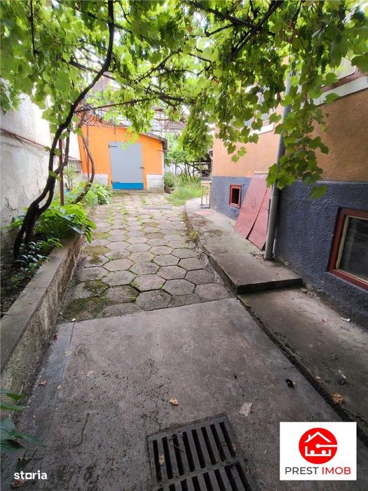 Apartament si spatiu comercial de vanzare