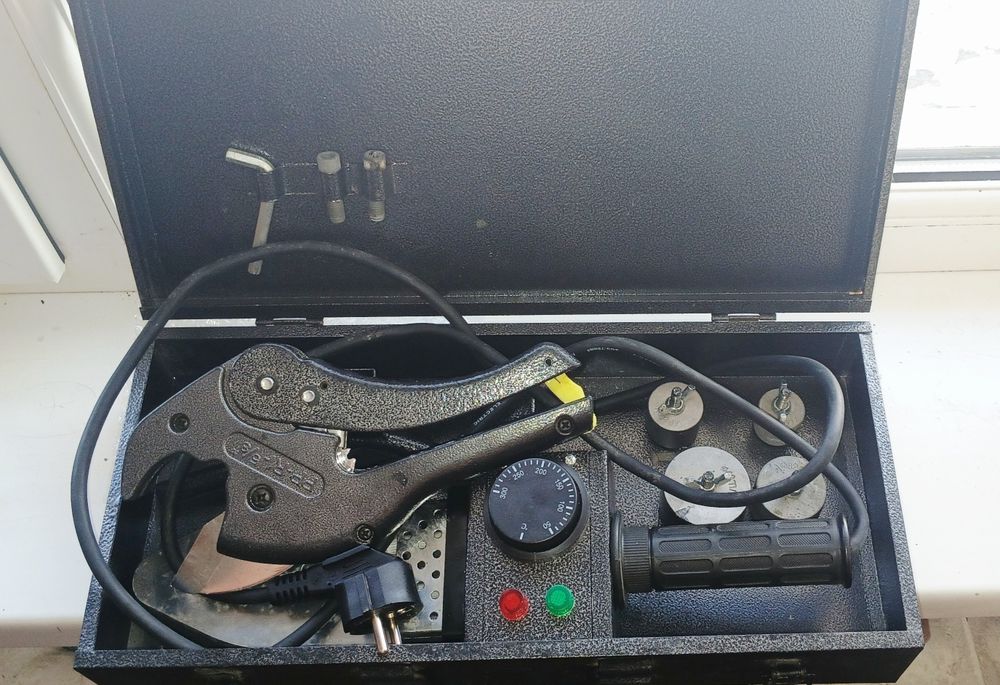 Утюг для пайки труб