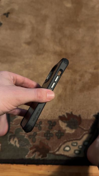 Husa iphone 13 pro in perfecta stare