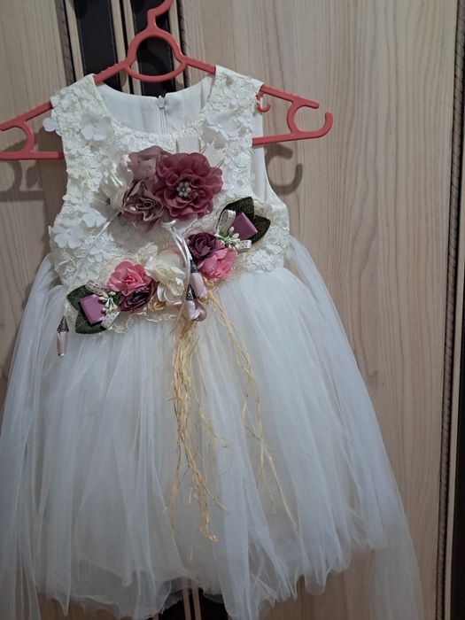 Продам красивое платье для девочек!