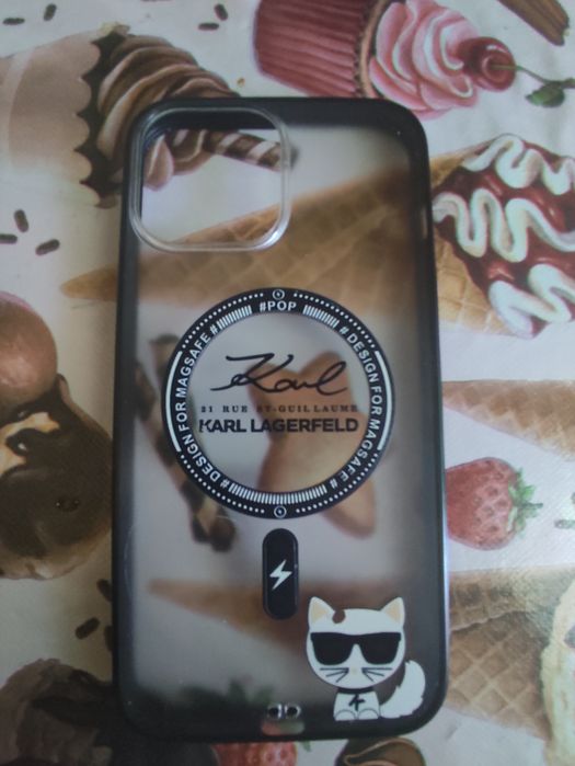 Чехлы на iPhone 13
