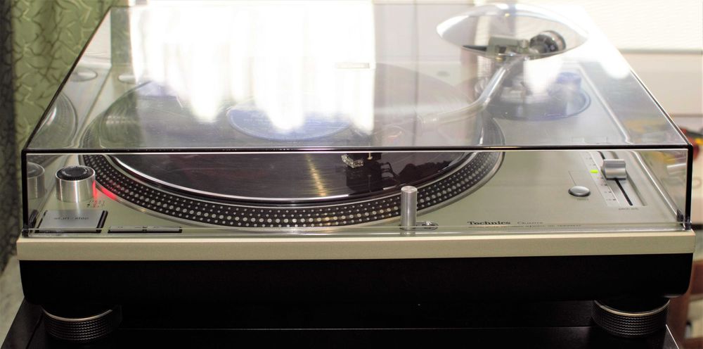Виниловый проигрыватель Technics SL 1200 mk5