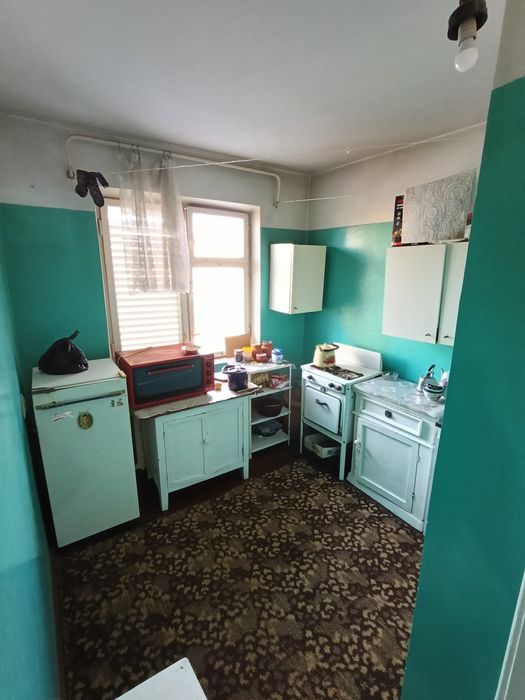 2 xonali kvartira sotiladi