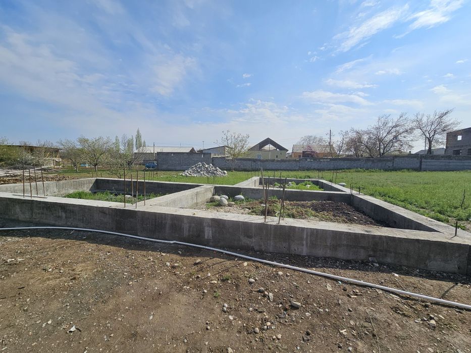 Yer sotiladi!!! Zudlik bilan 10 sotikdan iborat yer uchastkasi sotila