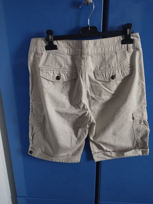 Pantaloni scurti