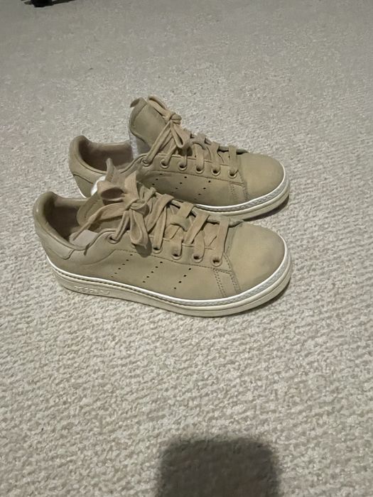 Adidas dama bej