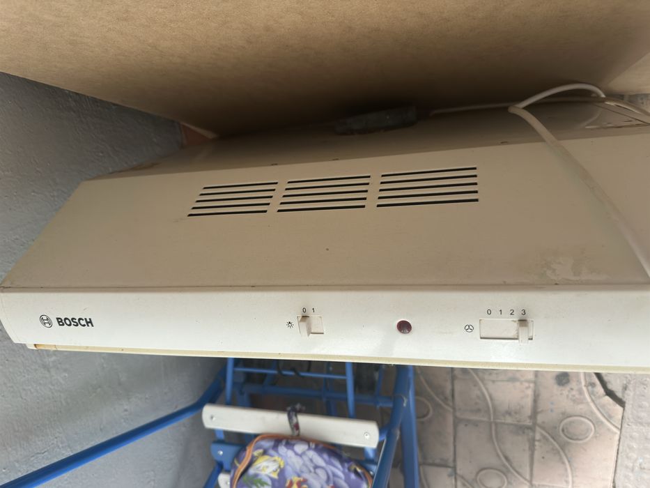 Вытяжка Bosch.