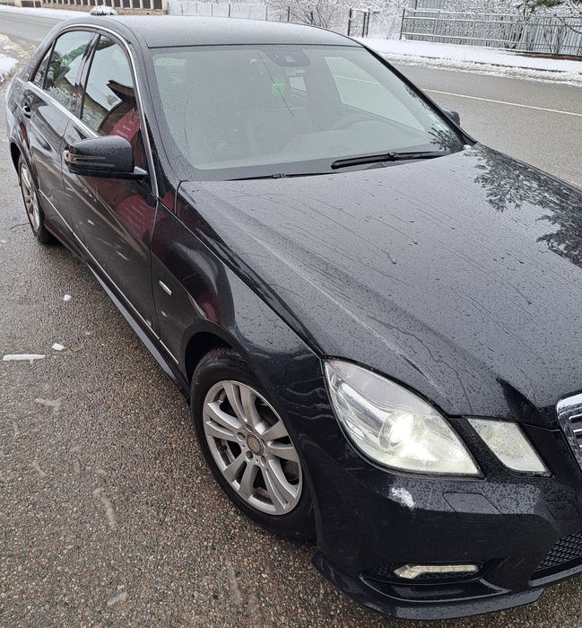 Продавам Мерцедес W212 2012год.Е250 204 к.с.
