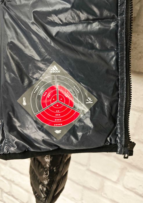 ADIDAS Оригинално дамско яке с пух размер М