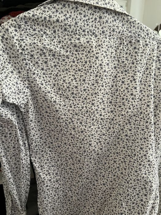 Camara Zara Man model floral butoni