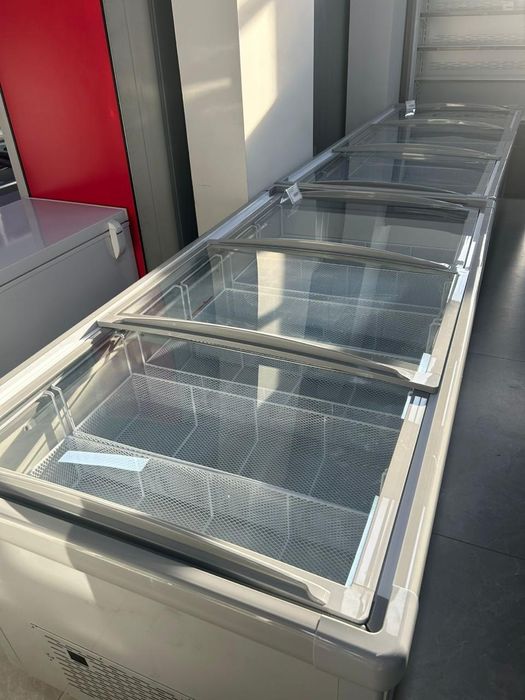 Витринный холодильник