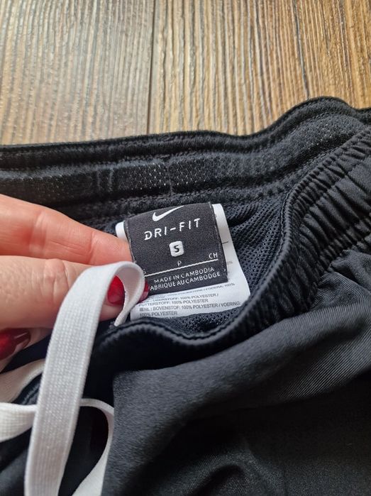 Страхотно мъжко долнище NIКЕ размер S ,без
забележки ,размери З4см е т