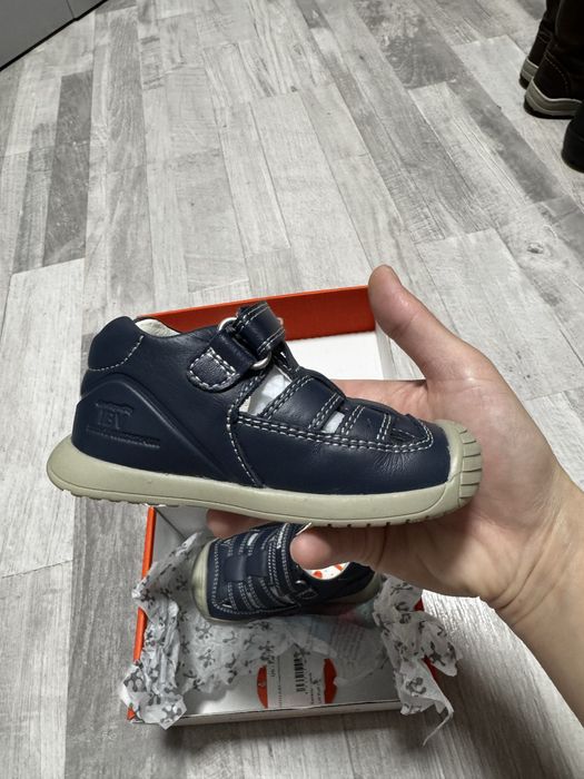 Продам сандалии Biomecanics