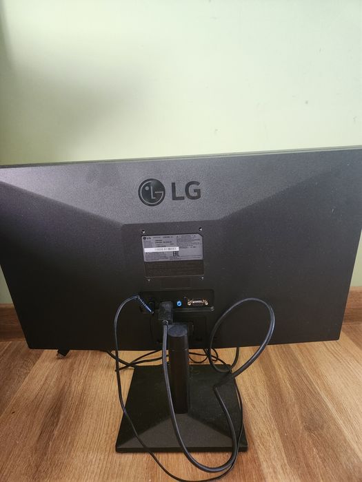 Монитор LG  75hz