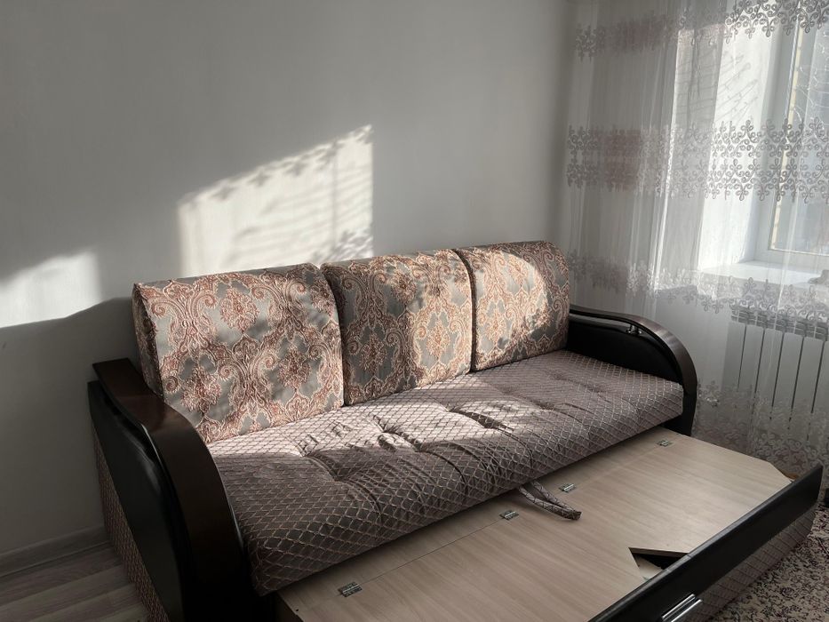 Диван сатылады..