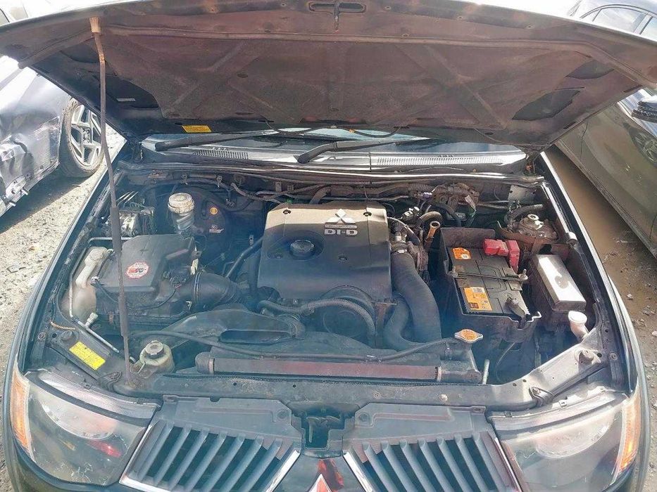 Dezmembrez Mitsubishi L200 2.5 Diesel 2007