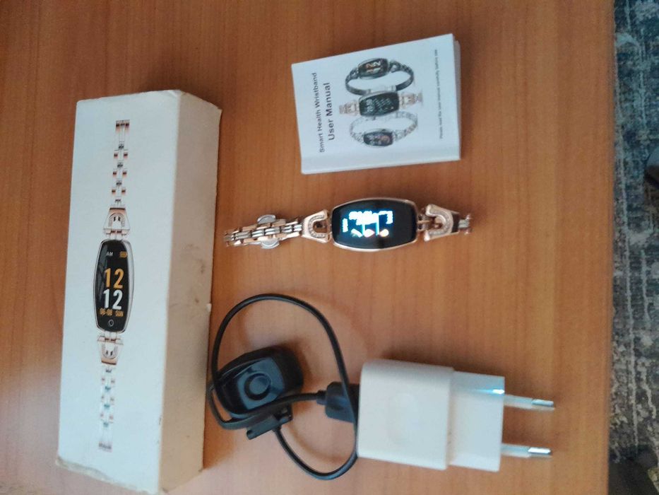 Ceas nou smart watch YXJ F18 de damă cu încărcător și manual