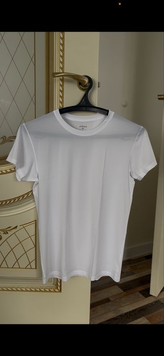 Футболка Uniqlo